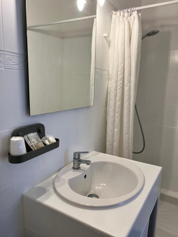 Les Enfants Terribles Hotel Villeneuve-lès-Béziers Екстериор снимка